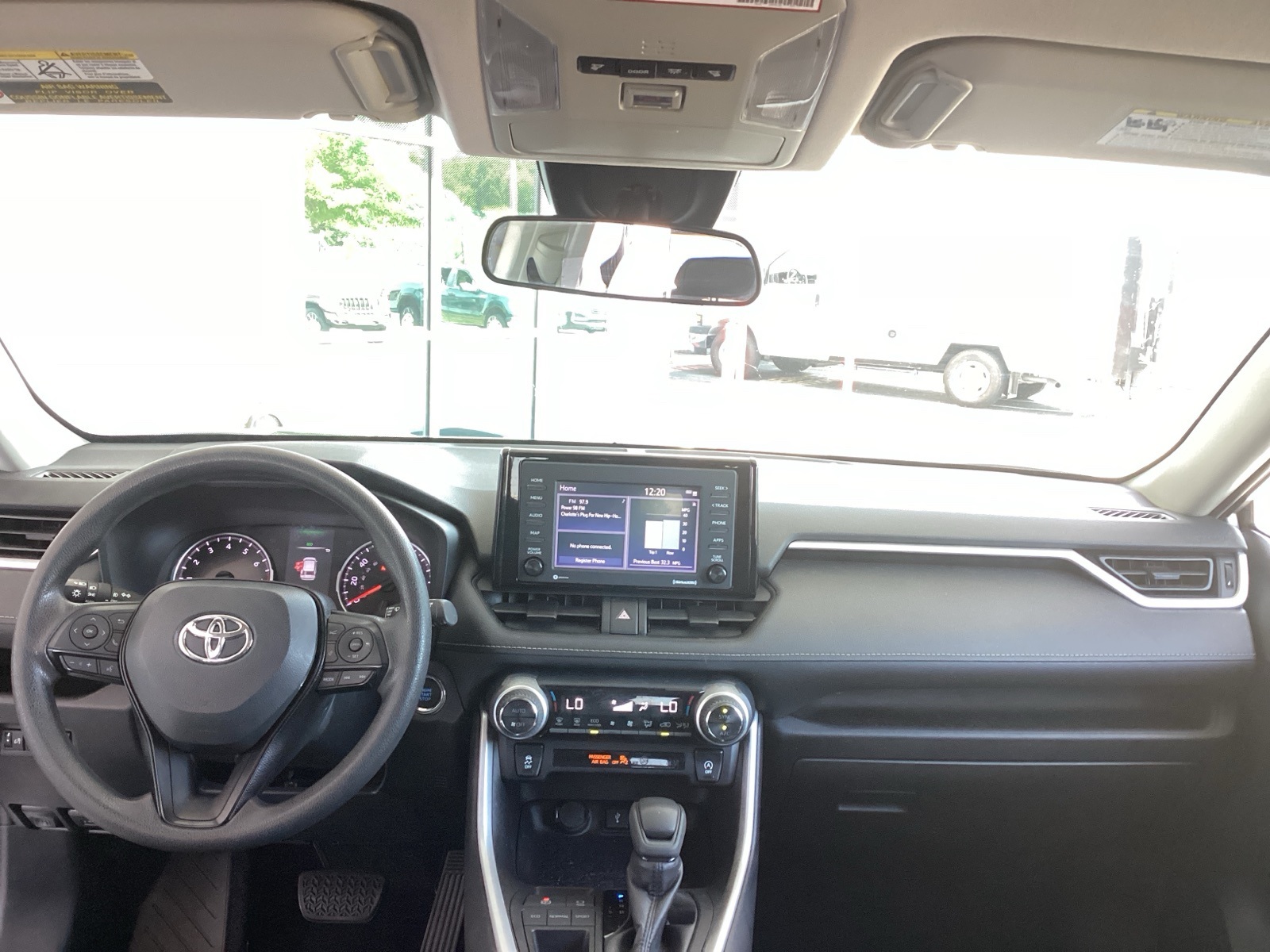 Vehicle image 17 of 29
