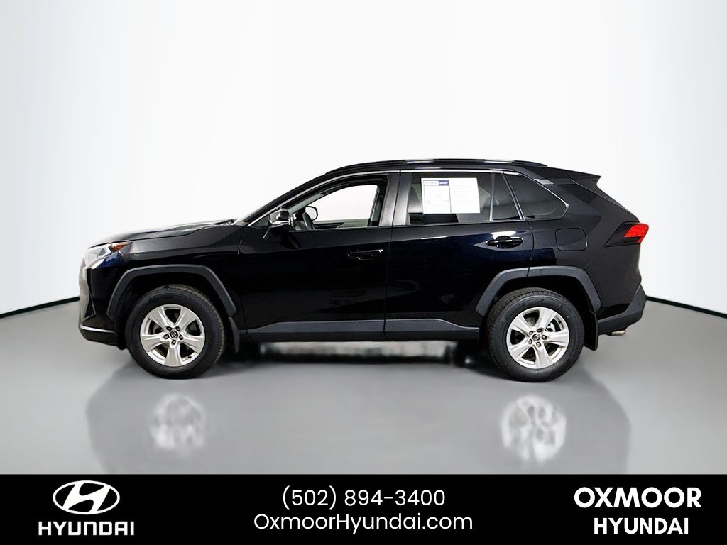 Vehicle image 8 of 32