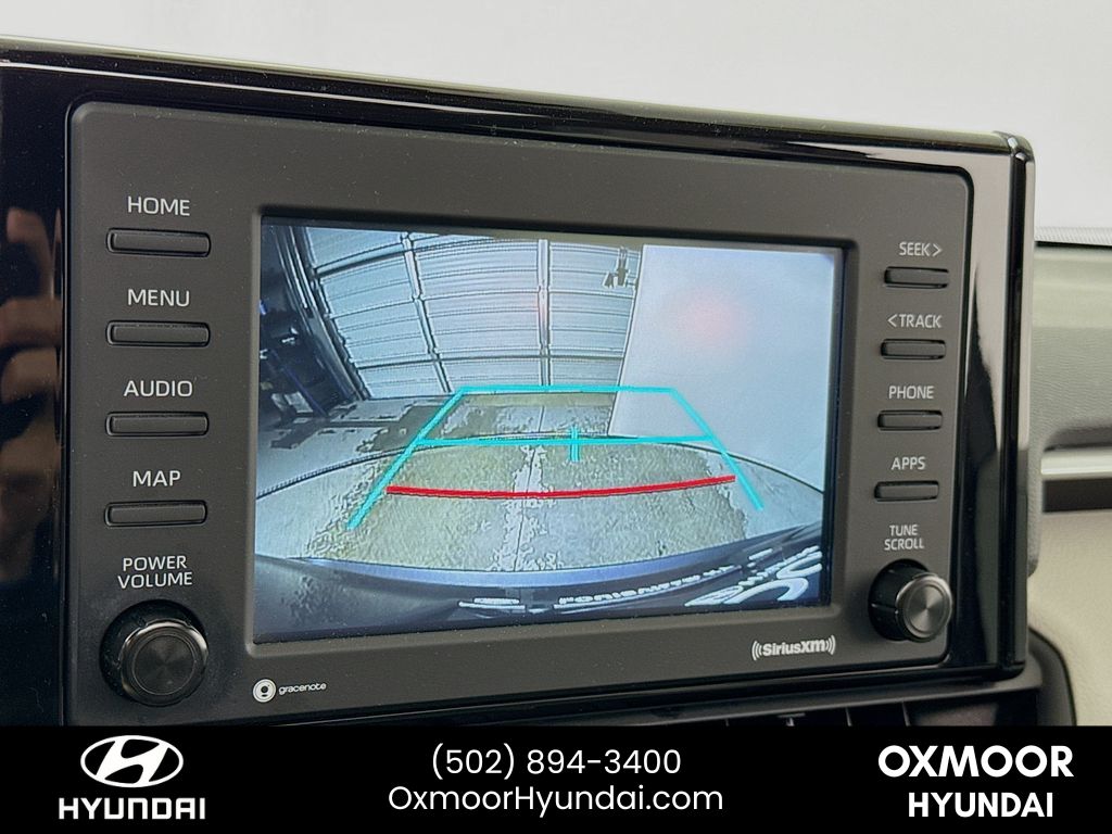Vehicle image 13 of 32