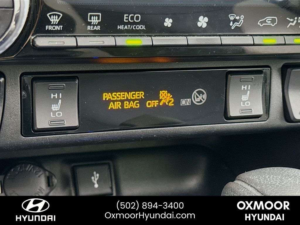 Vehicle image 20 of 32