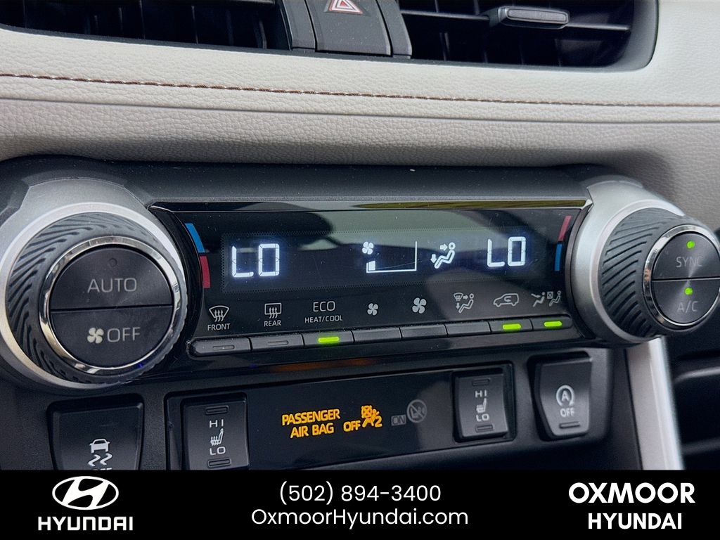 Vehicle image 15 of 32