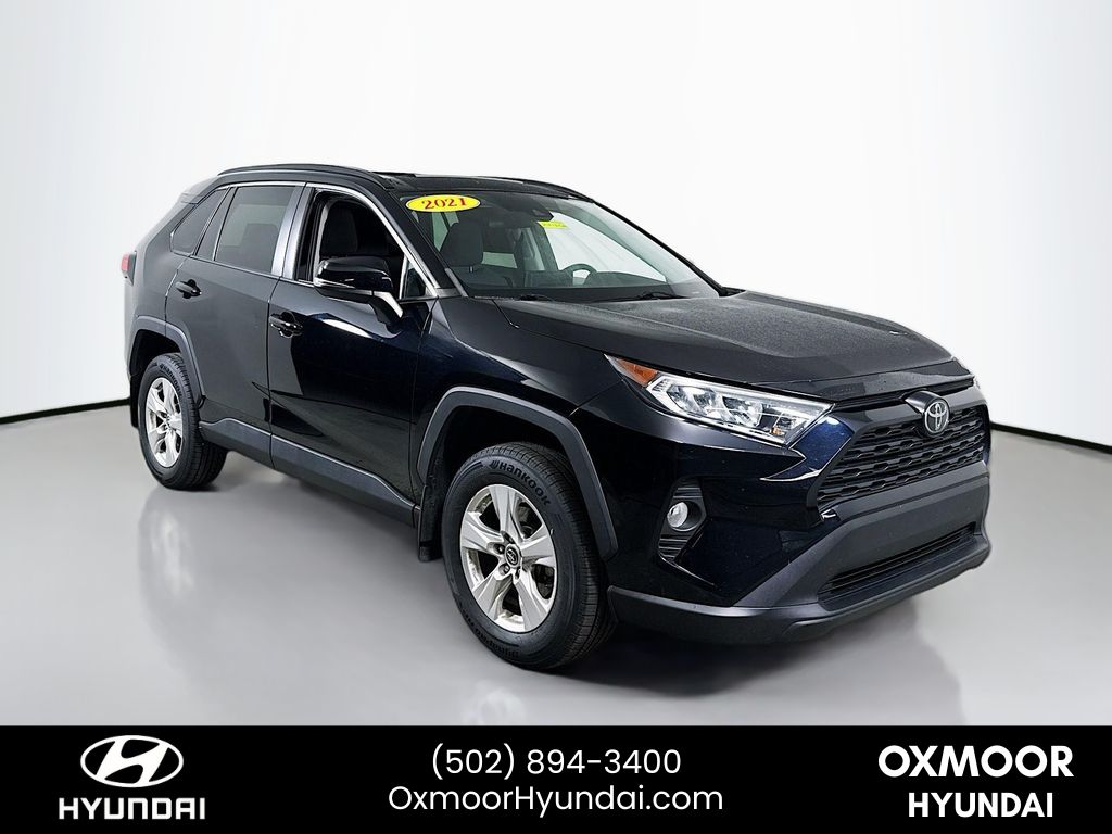 Vehicle image 3 of 32