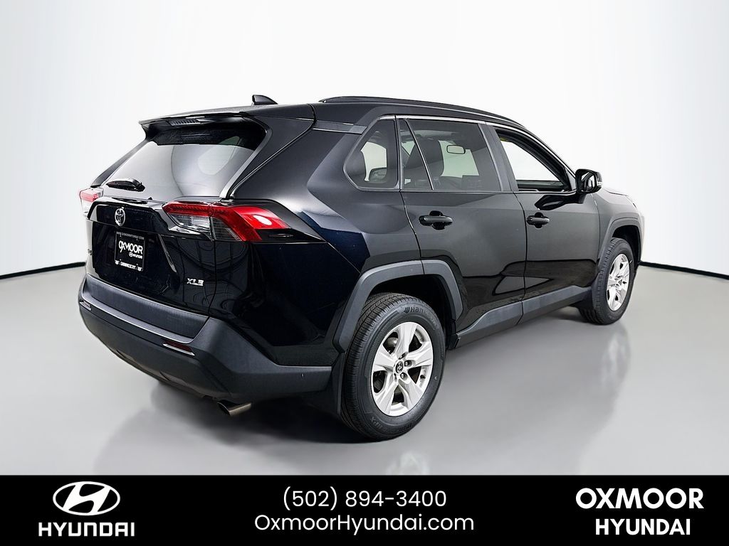 Vehicle image 5 of 32