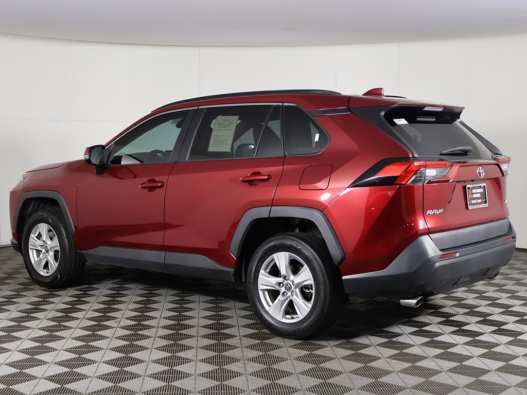 Vehicle image 12 of 50
