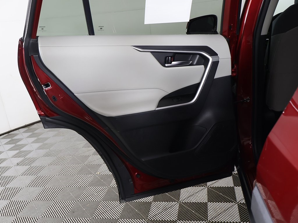 Vehicle image 23 of 50