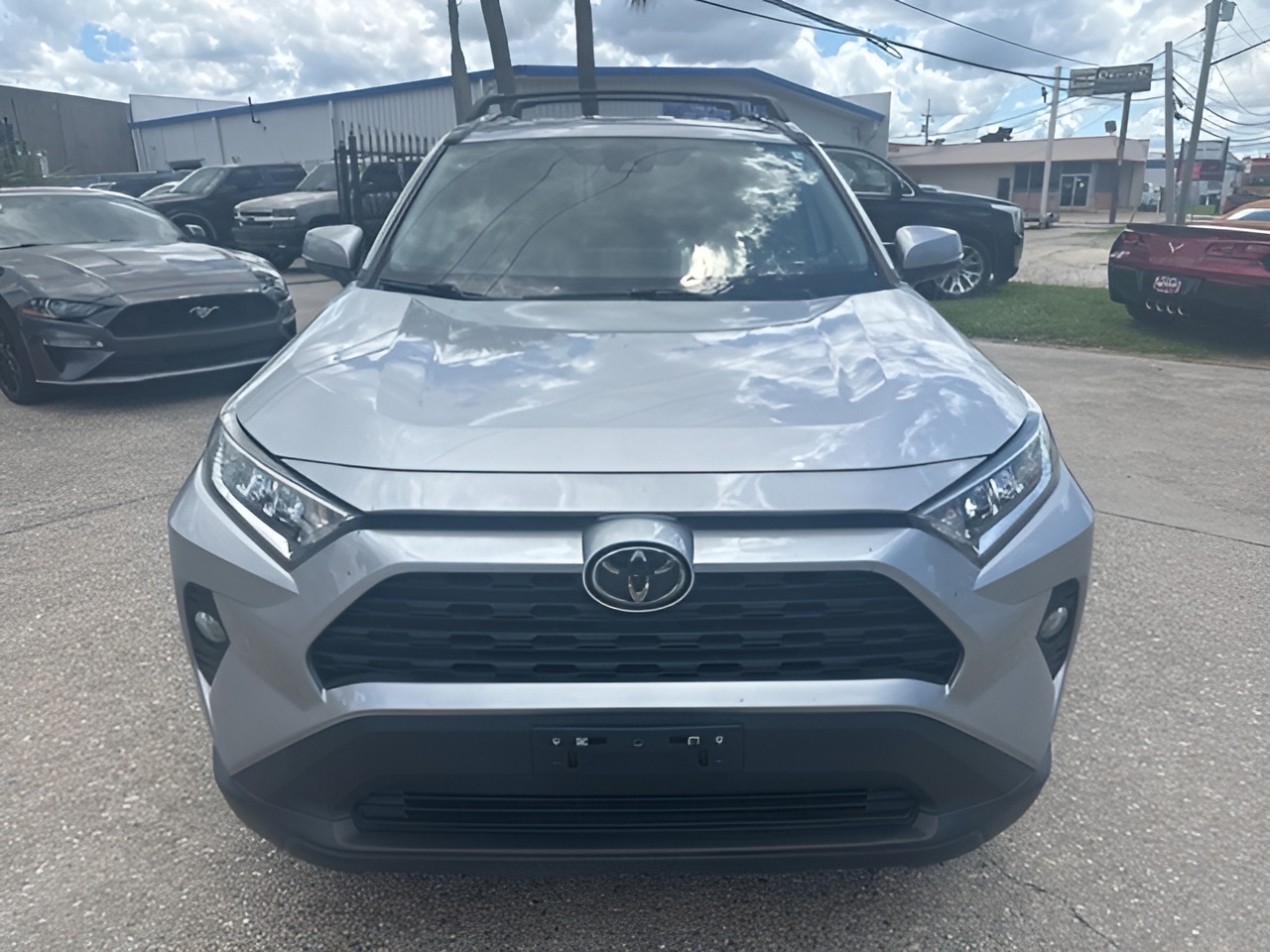 Vehicle image 24 of 27