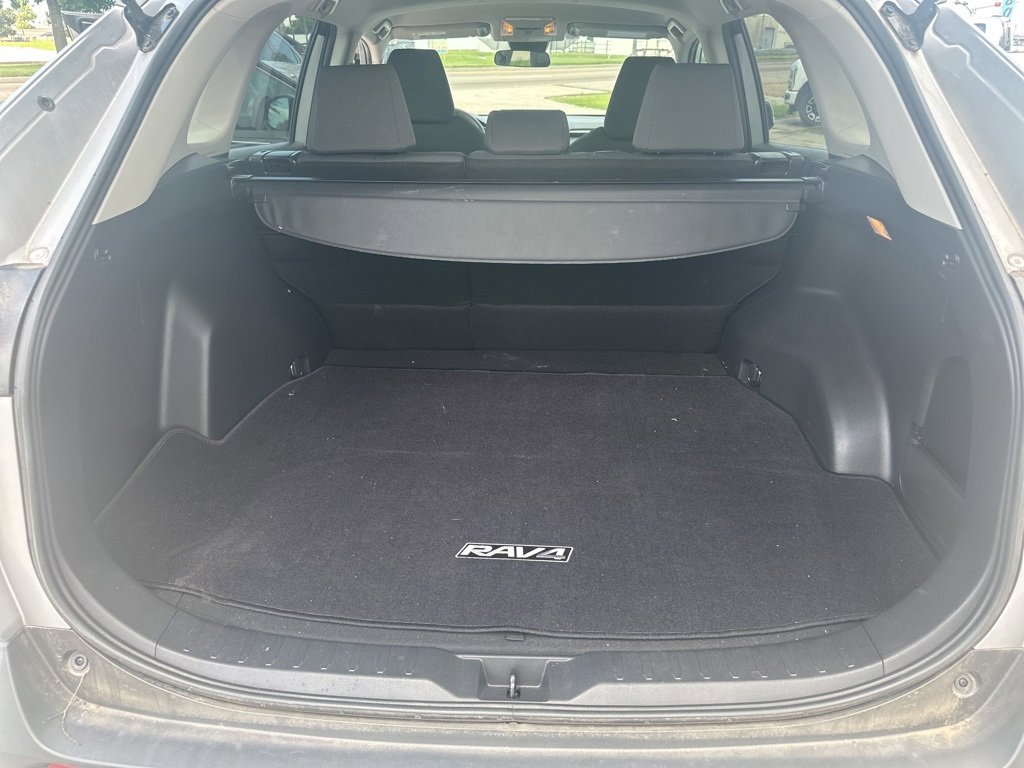 Vehicle image 15 of 27