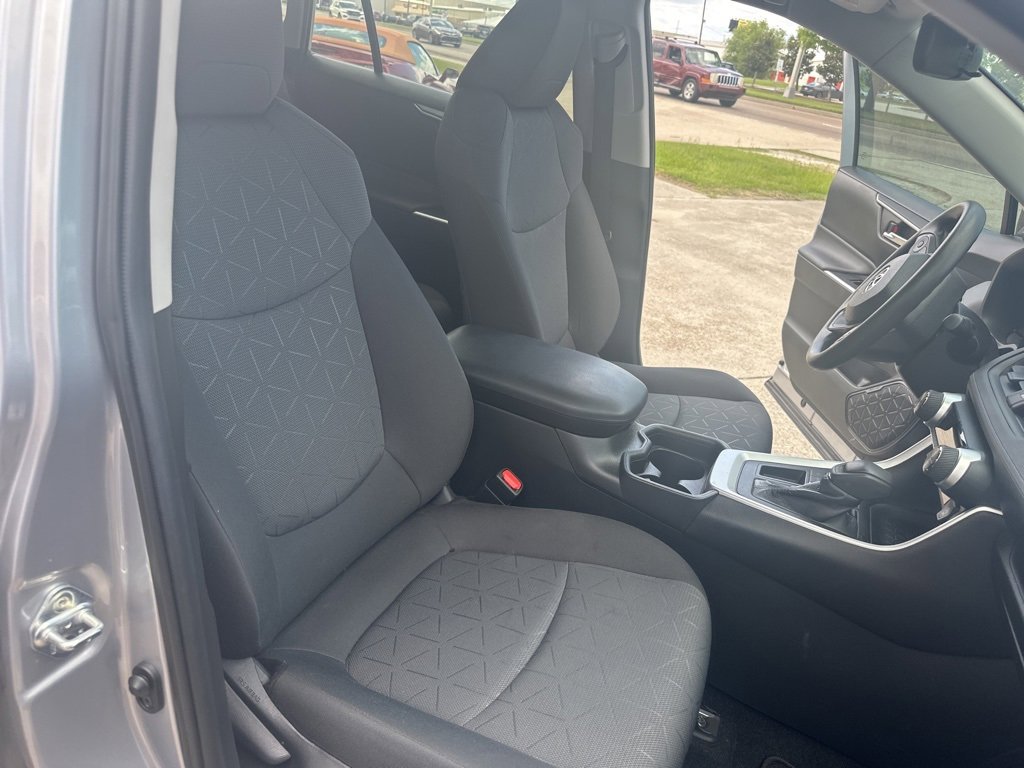 Vehicle image 11 of 27
