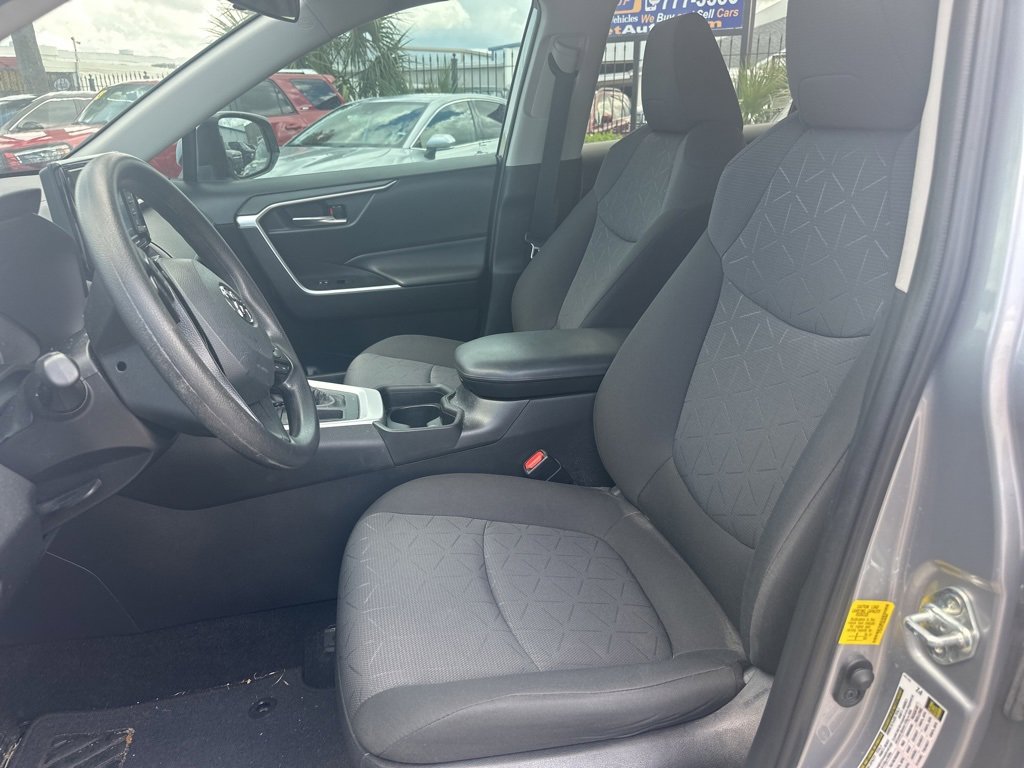Vehicle image 7 of 27