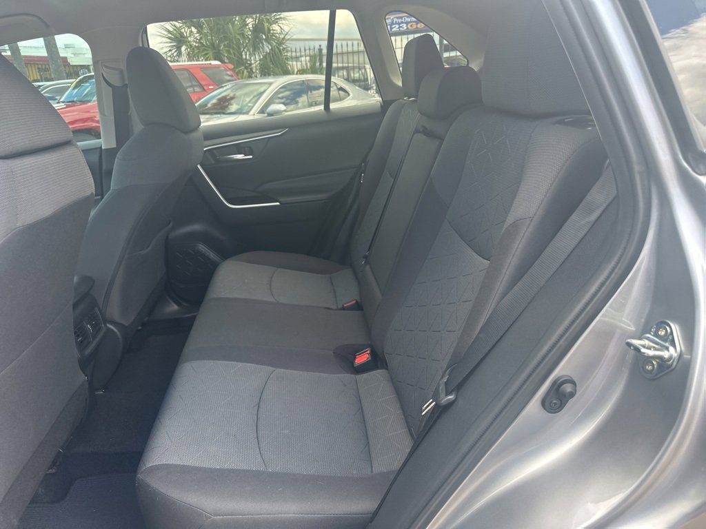 Vehicle image 9 of 27