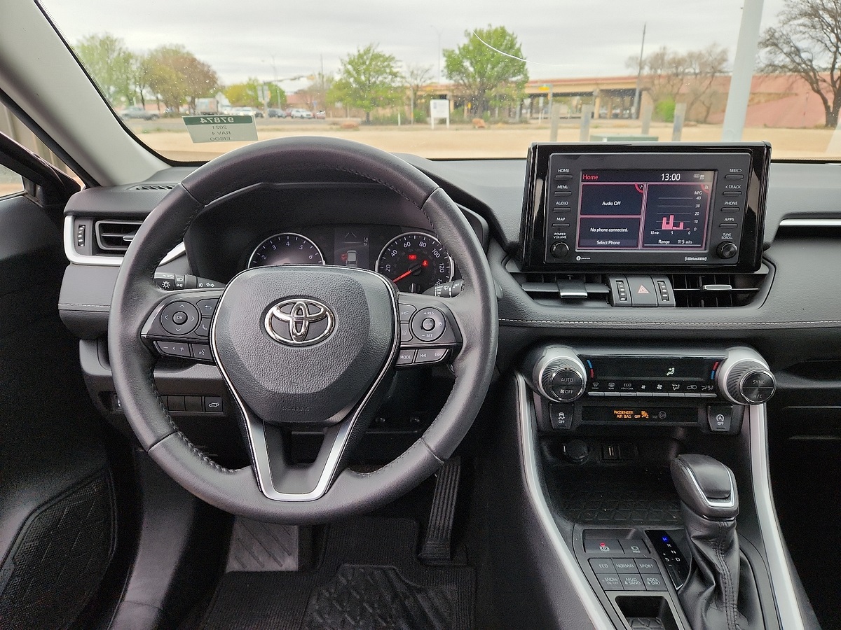 Vehicle image 6 of 12