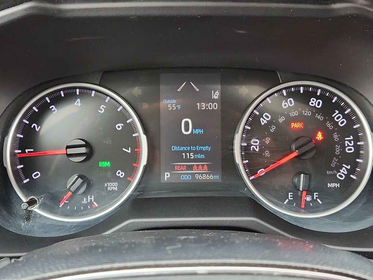 Vehicle image 10 of 12