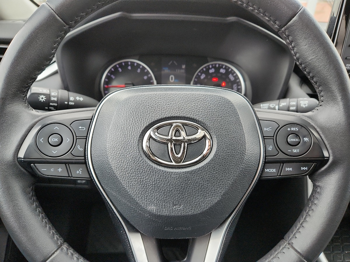 Vehicle image 11 of 12