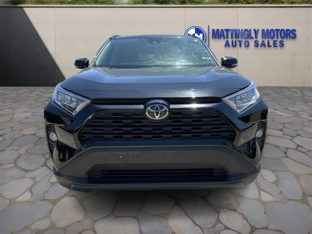 Vehicle image 4 of 33