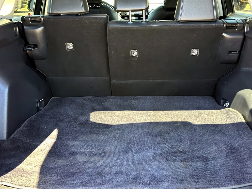 Vehicle image 19 of 33