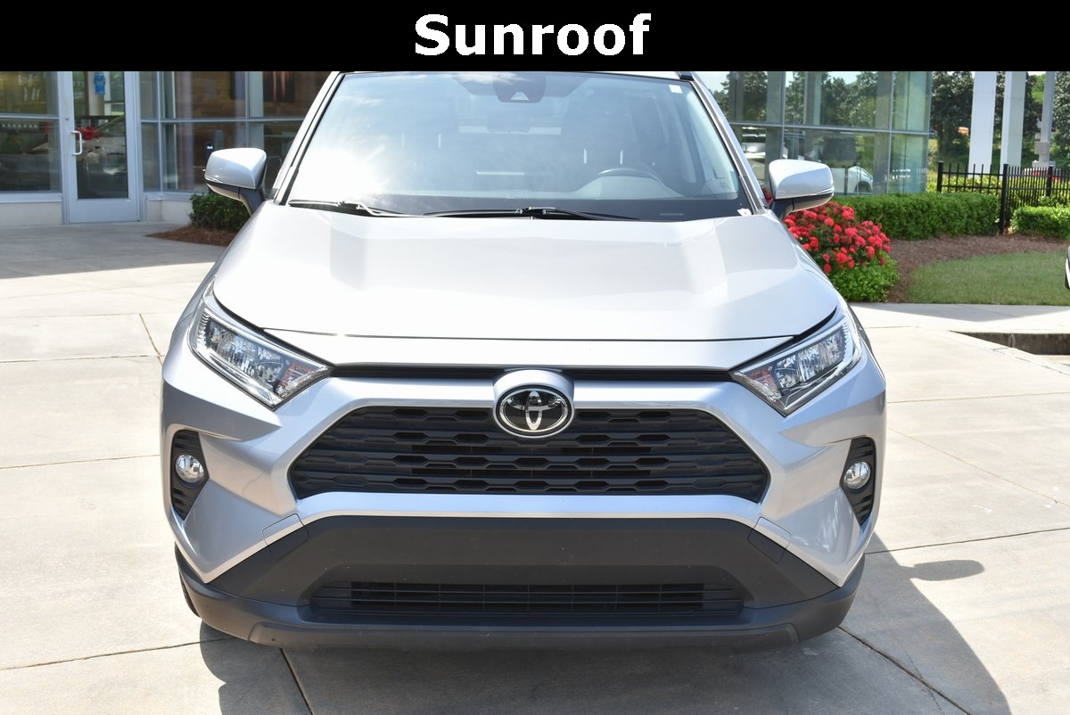 Vehicle image 4 of 37
