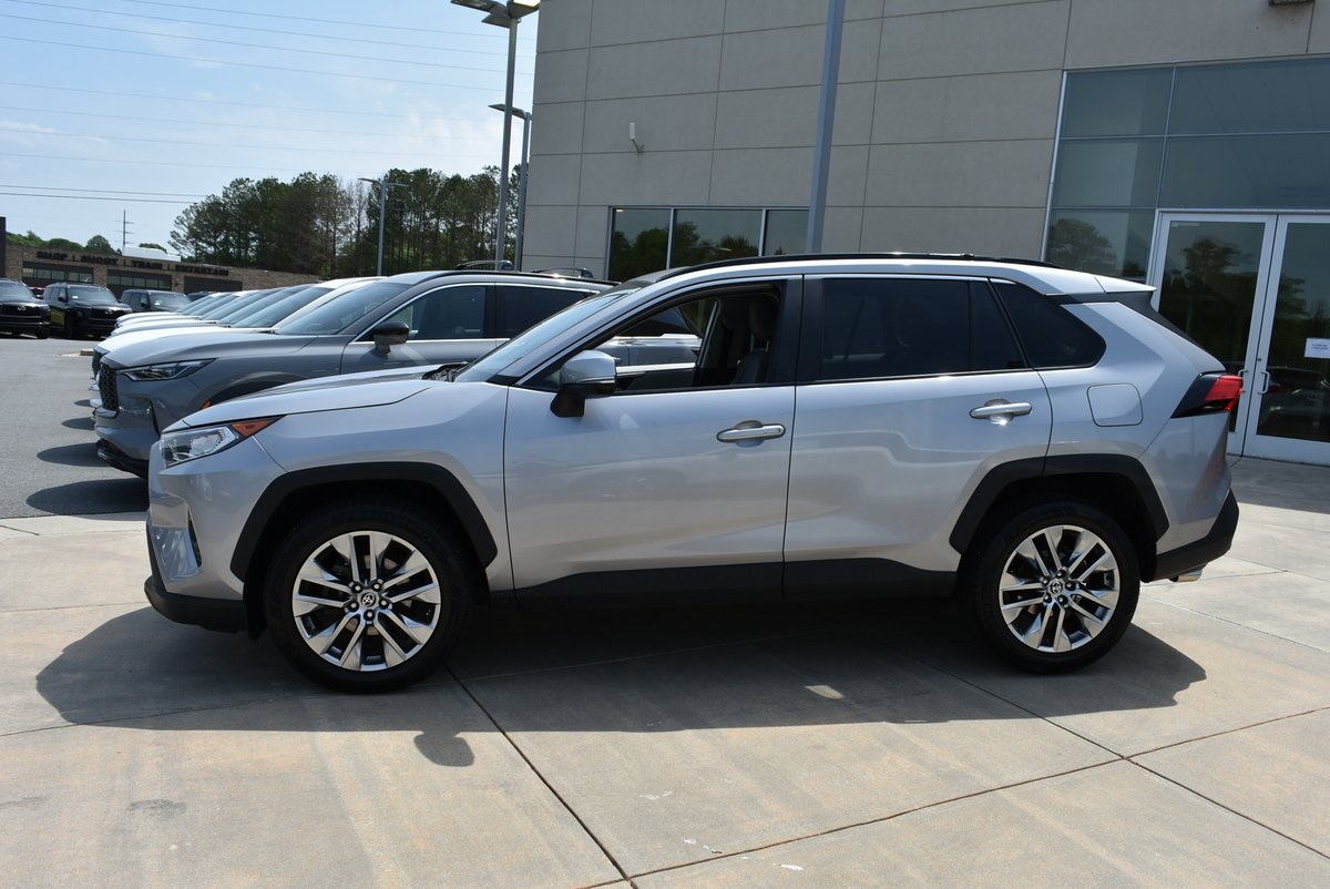 Vehicle image 11 of 37