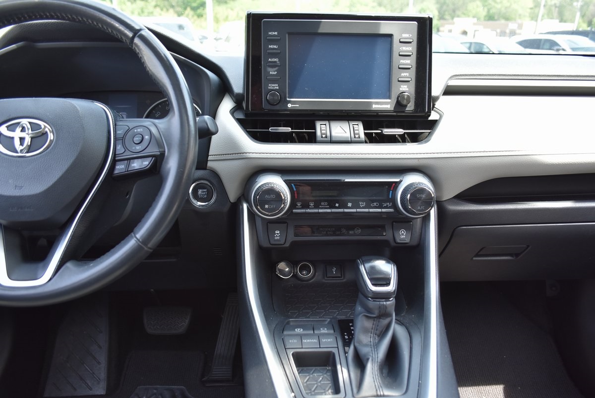 Vehicle image 18 of 37