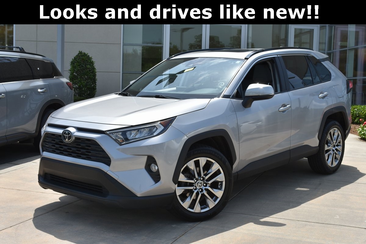 Vehicle image 2 of 37