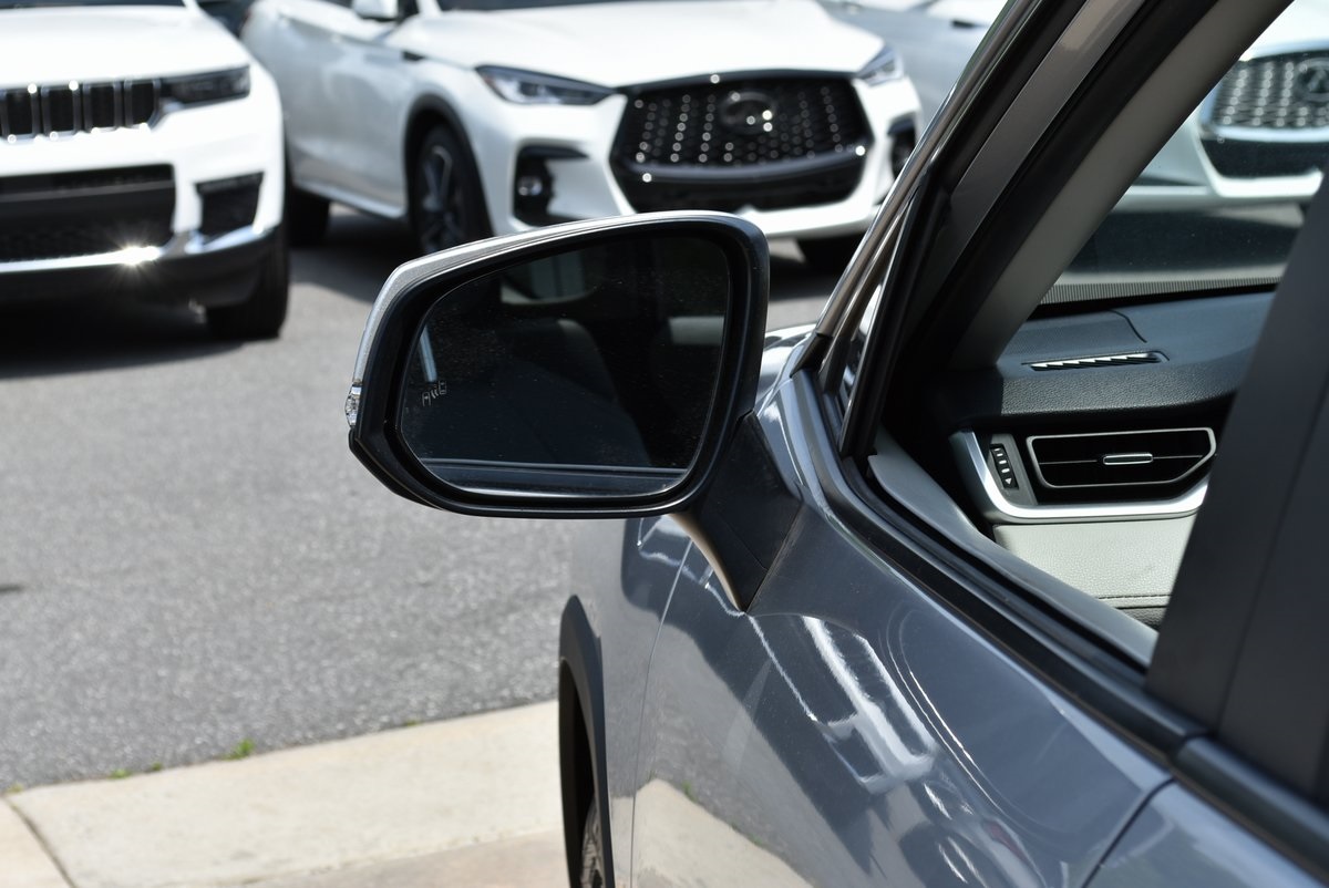 Vehicle image 16 of 37