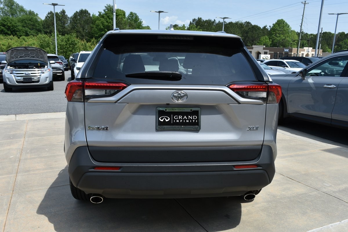 Vehicle image 9 of 37