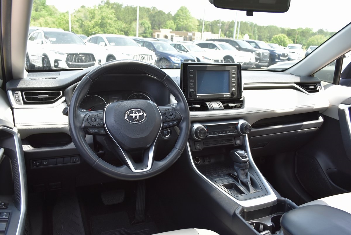 Vehicle image 14 of 37