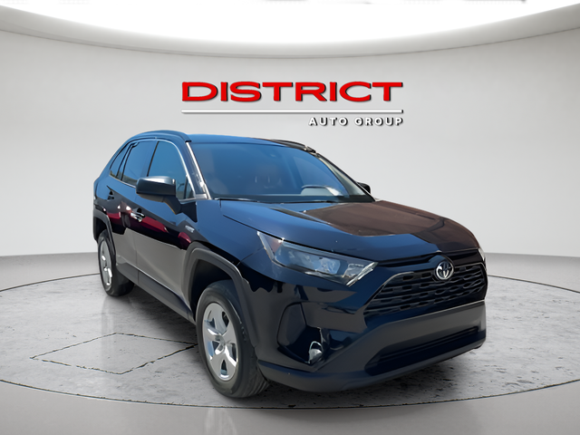 2021 Toyota RAV4 Hybrid LE Image 3 of 30