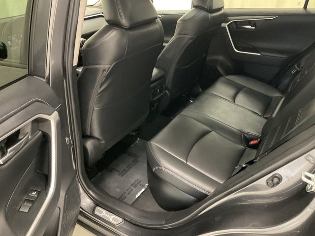 Vehicle image 14 of 30