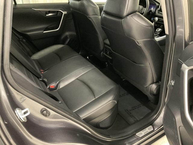 Vehicle image 18 of 30