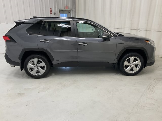 Vehicle image 4 of 30