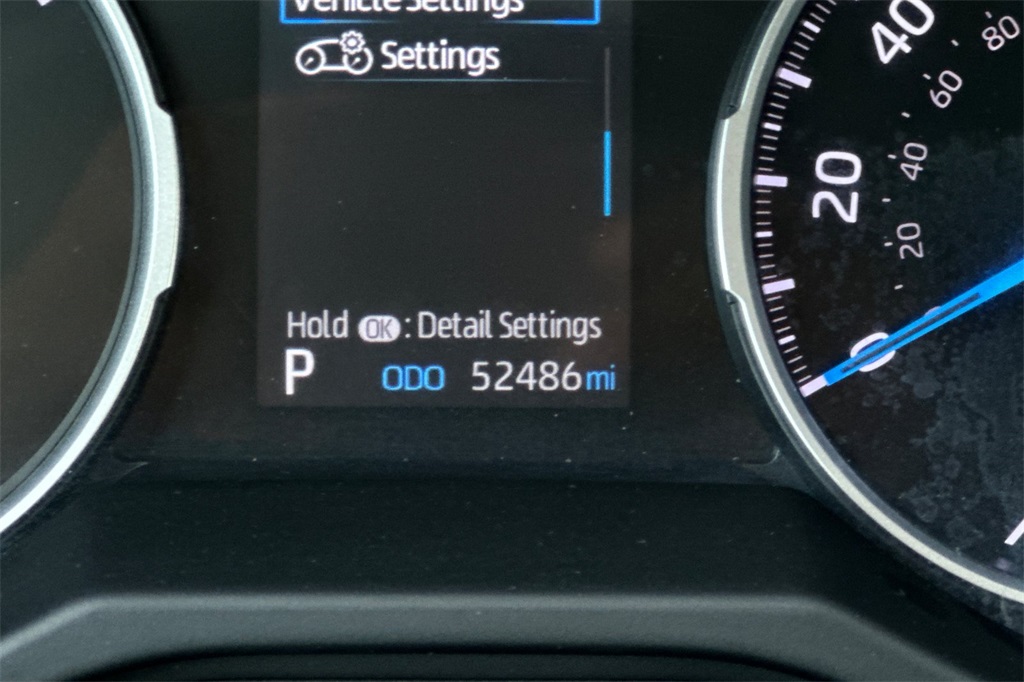 Vehicle image 17 of 32