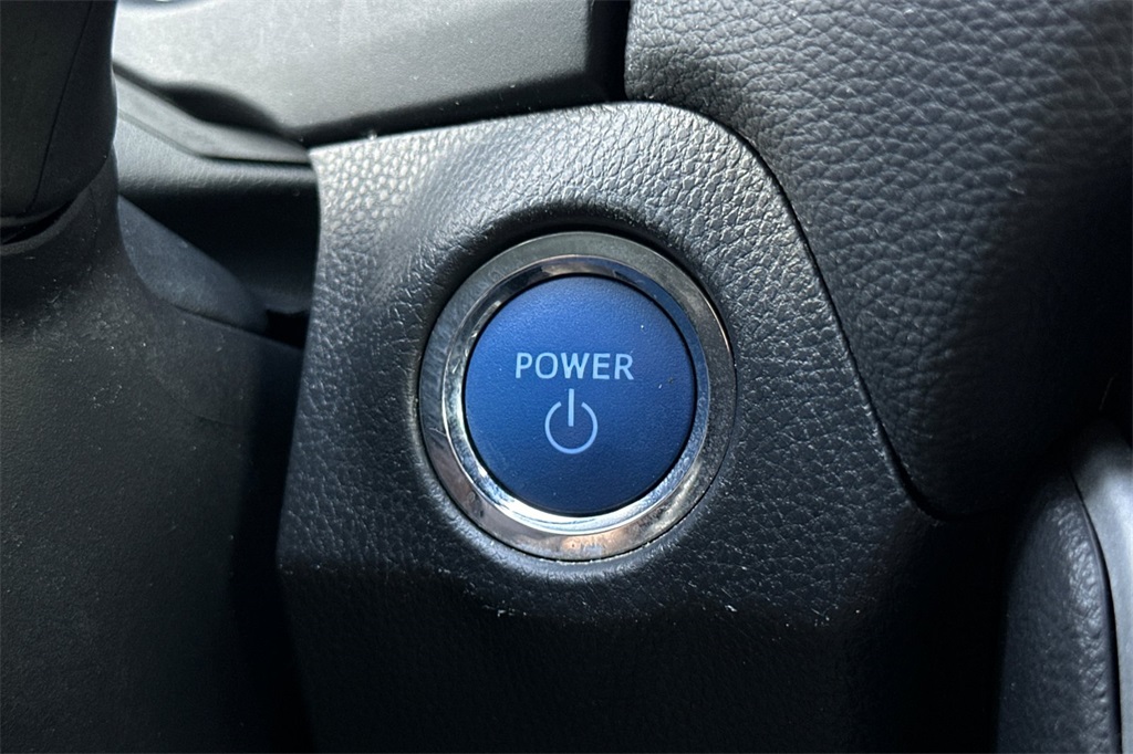 Vehicle image 26 of 32