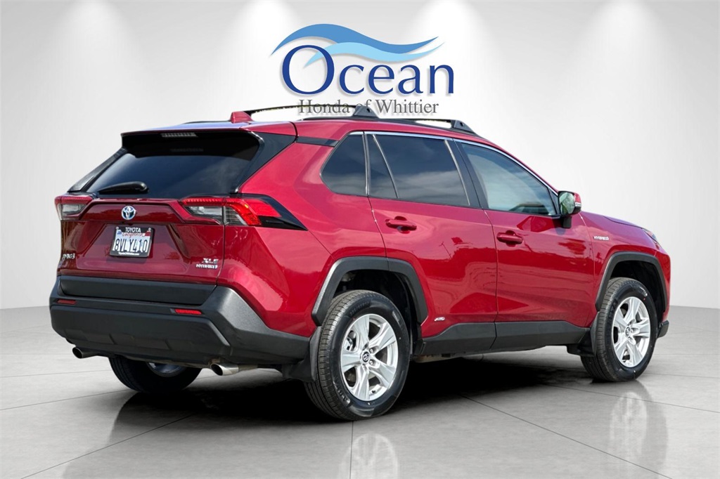 Vehicle image 6 of 32