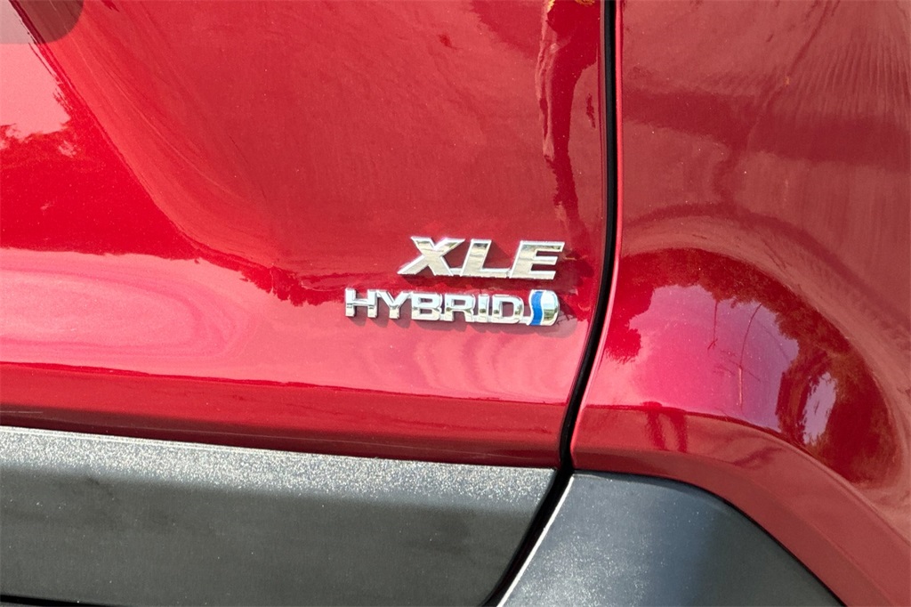 Vehicle image 18 of 32