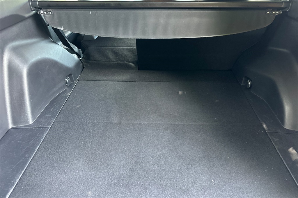 Vehicle image 11 of 32