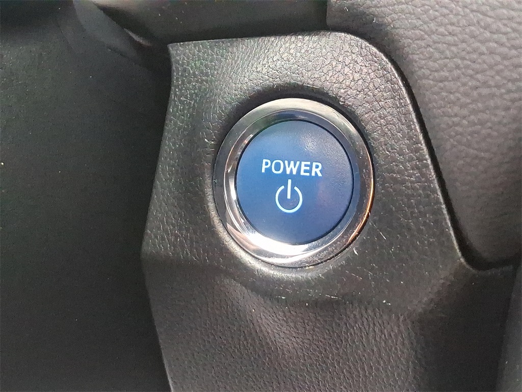 Vehicle image 24 of 32