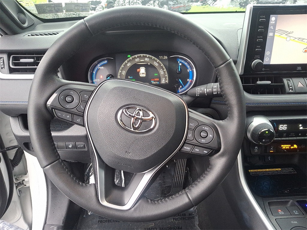 Vehicle image 19 of 32