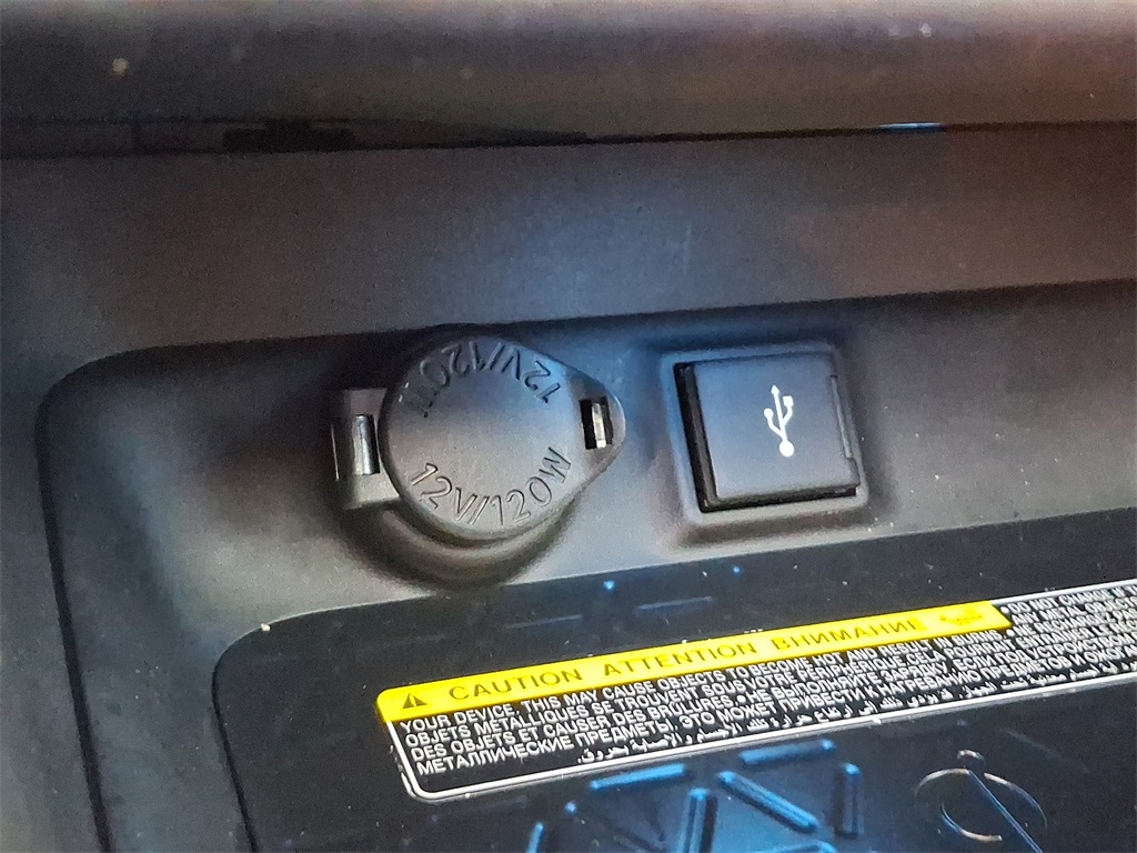 Vehicle image 25 of 32