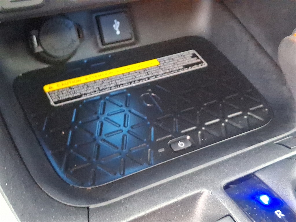 Vehicle image 26 of 32