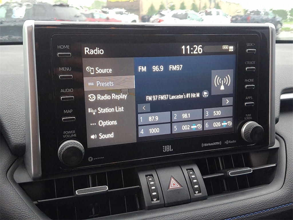 Vehicle image 16 of 32