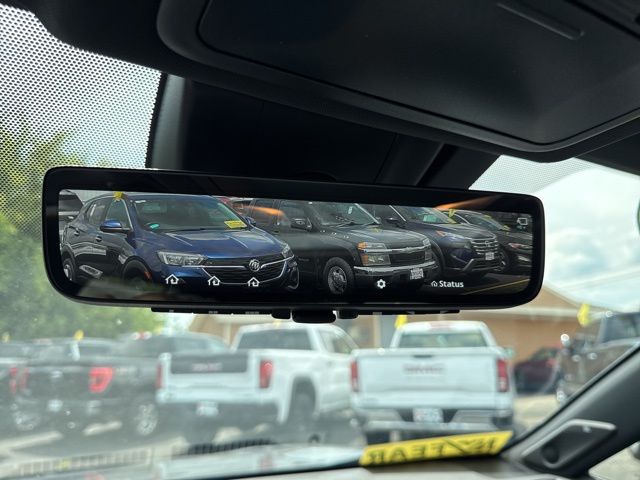 Vehicle image 47 of 52