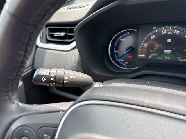 Vehicle image 40 of 52