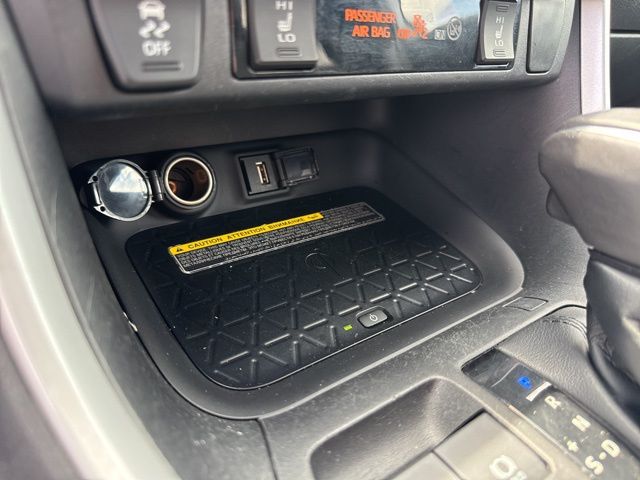 Vehicle image 42 of 52