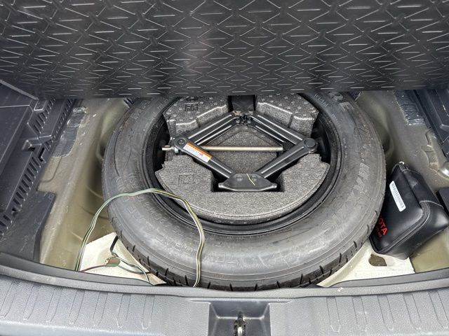 Vehicle image 38 of 52