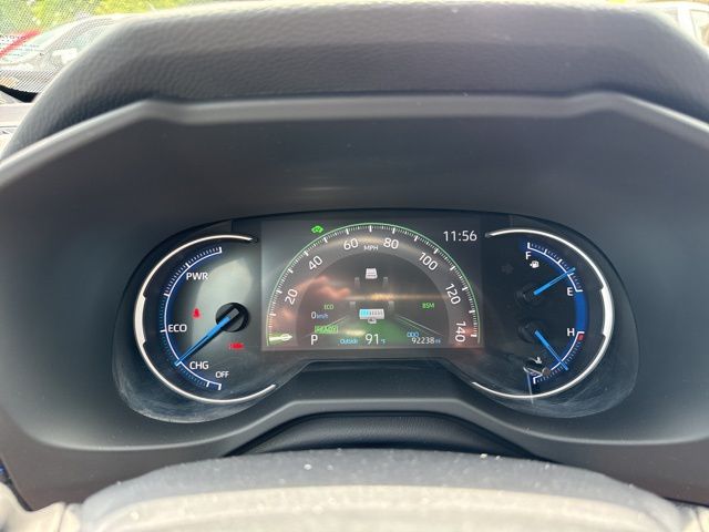 Vehicle image 21 of 52