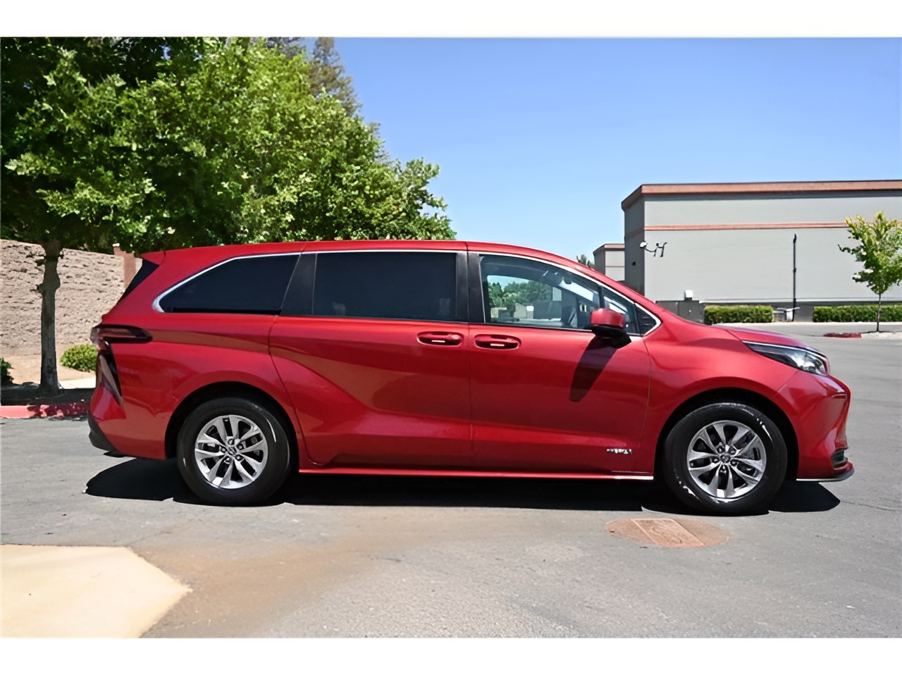 Vehicle image 31 of 35