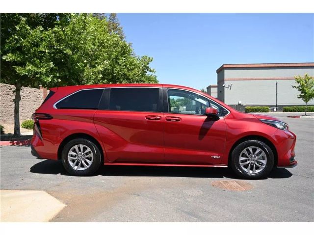 Vehicle image 4 of 35