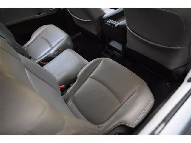 Vehicle image 18 of 35