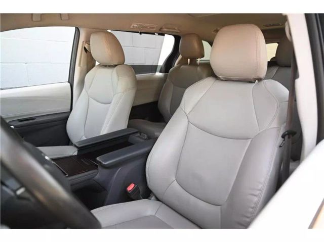Vehicle image 12 of 35