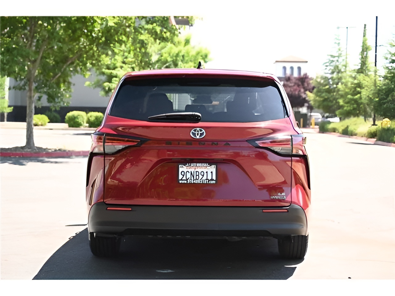 Vehicle image 33 of 35